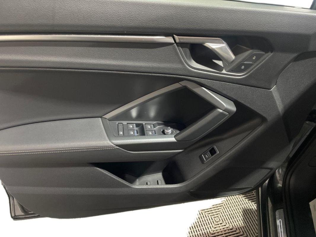 Audi Q3 - Photo 15