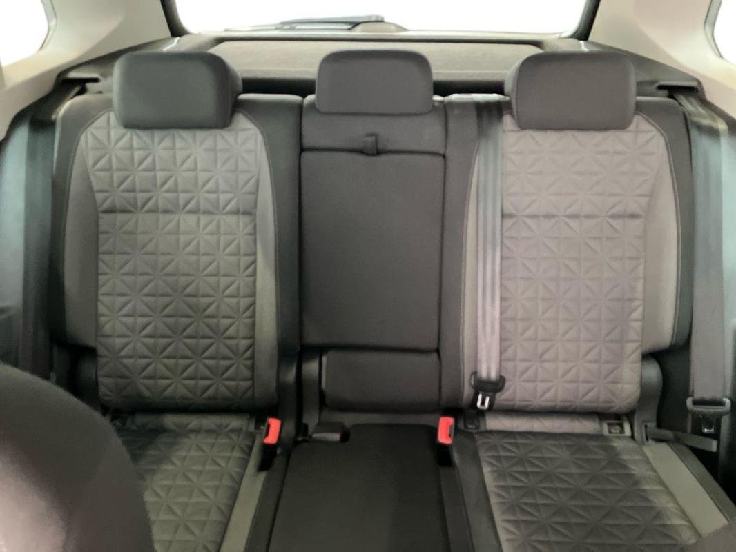 Volkswagen Tiguan - Photo 22