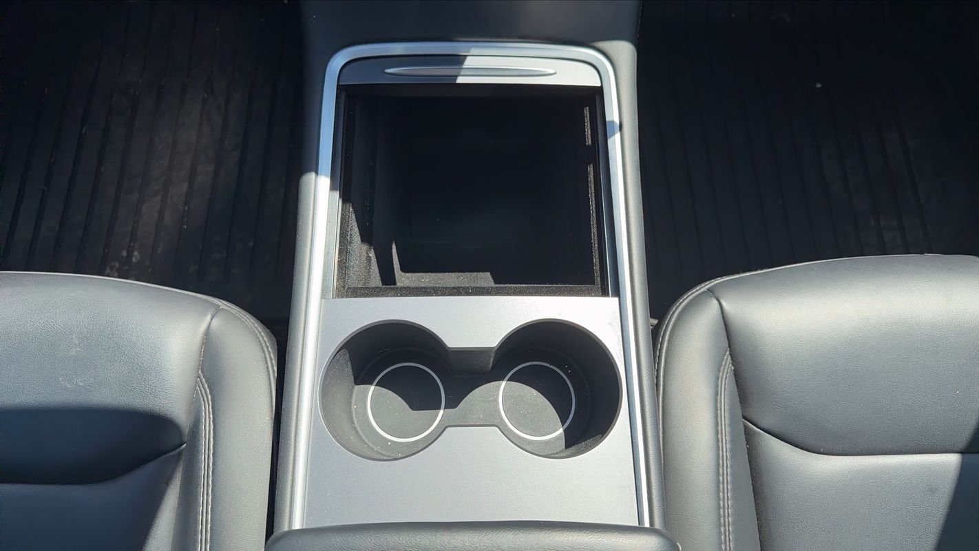 Tesla Model Y - Photo 13