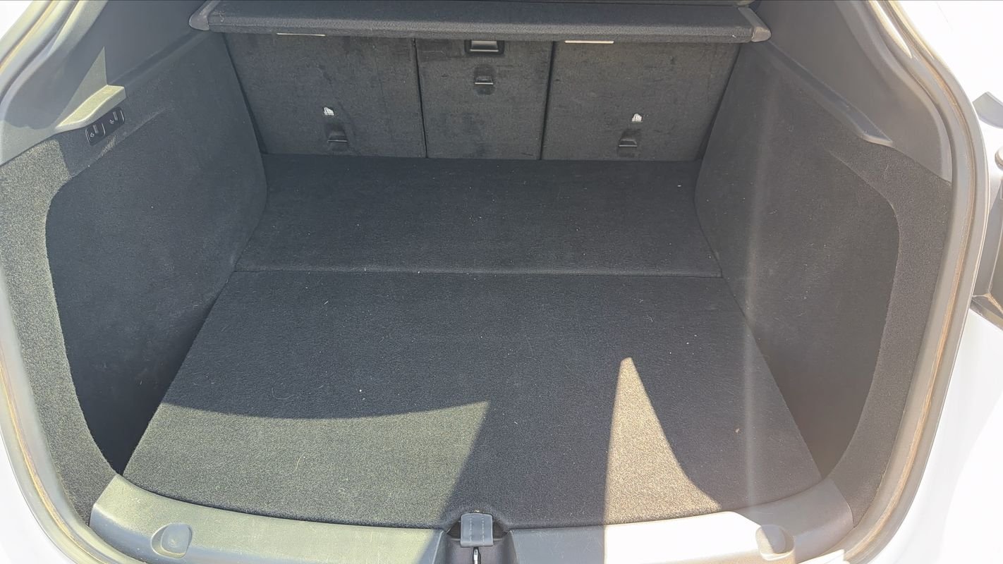 Tesla Model Y - Photo 14