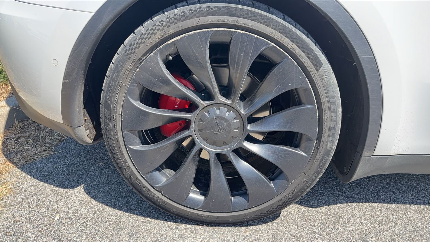 Tesla Model Y - Photo 16