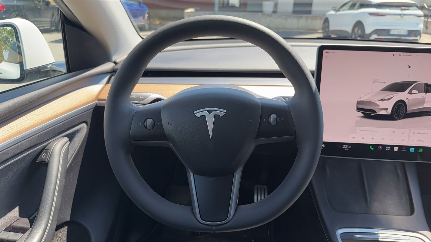 Tesla Model Y - Photo 23
