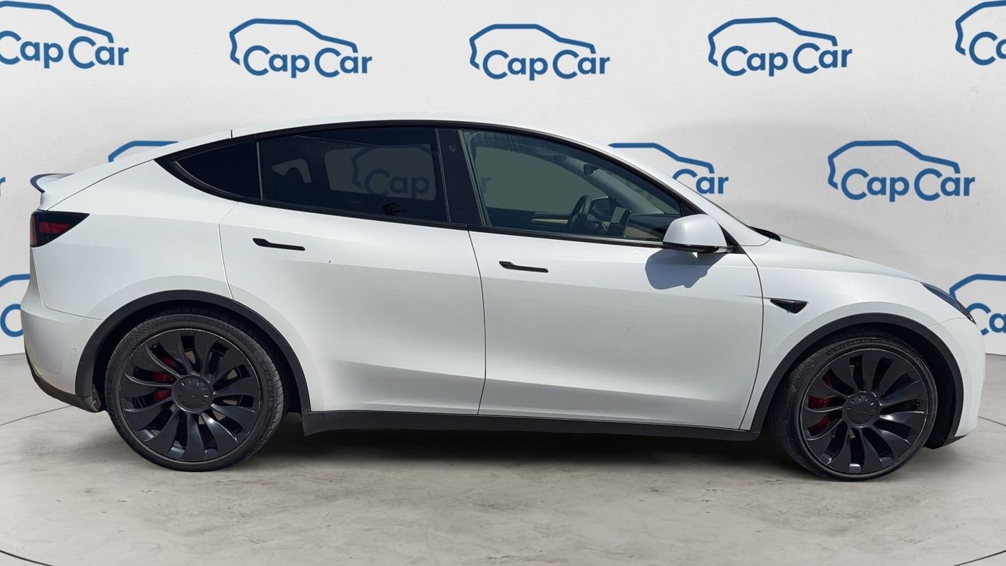 Tesla Model Y - Photo 4