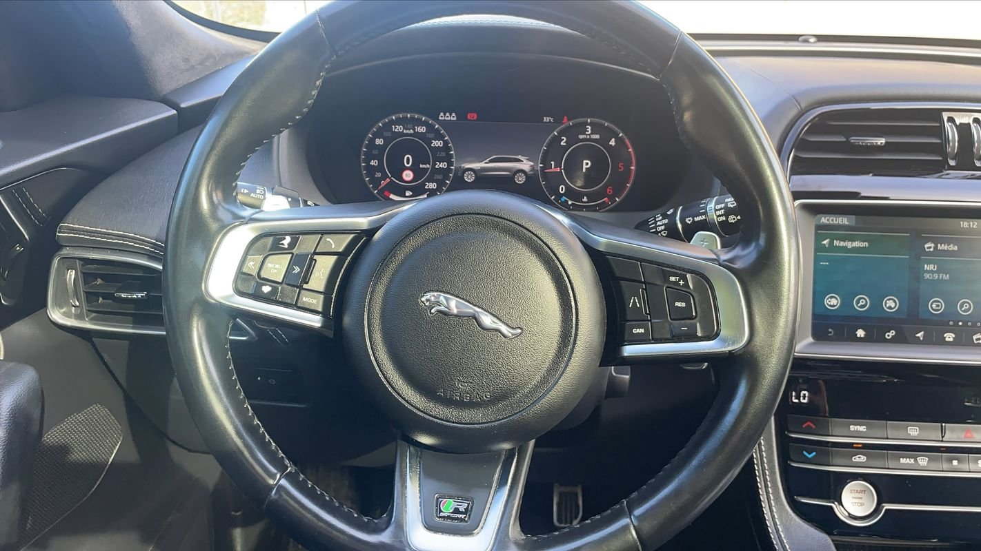 Jaguar F-Pace - Photo 23