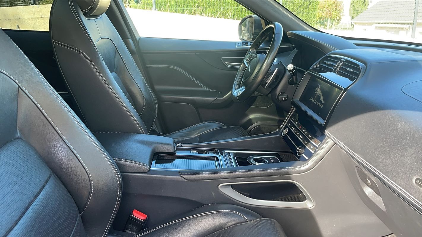Jaguar F-Pace - Photo 26