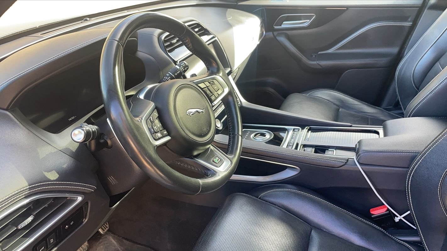 Jaguar F-Pace - Photo 8