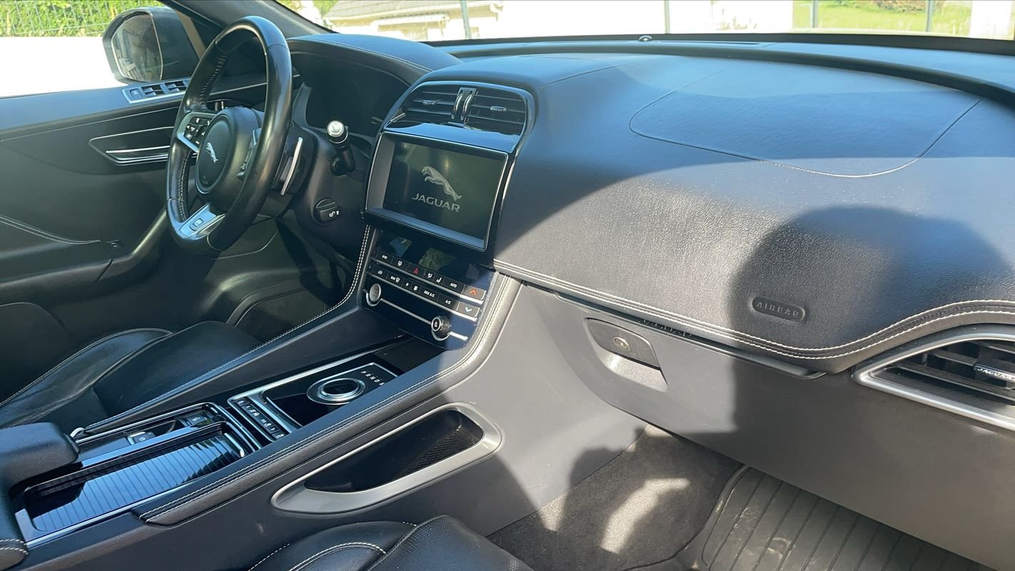 Jaguar F-Pace - Photo 10