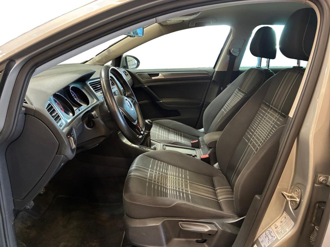 Volkswagen Golf - Photo 9