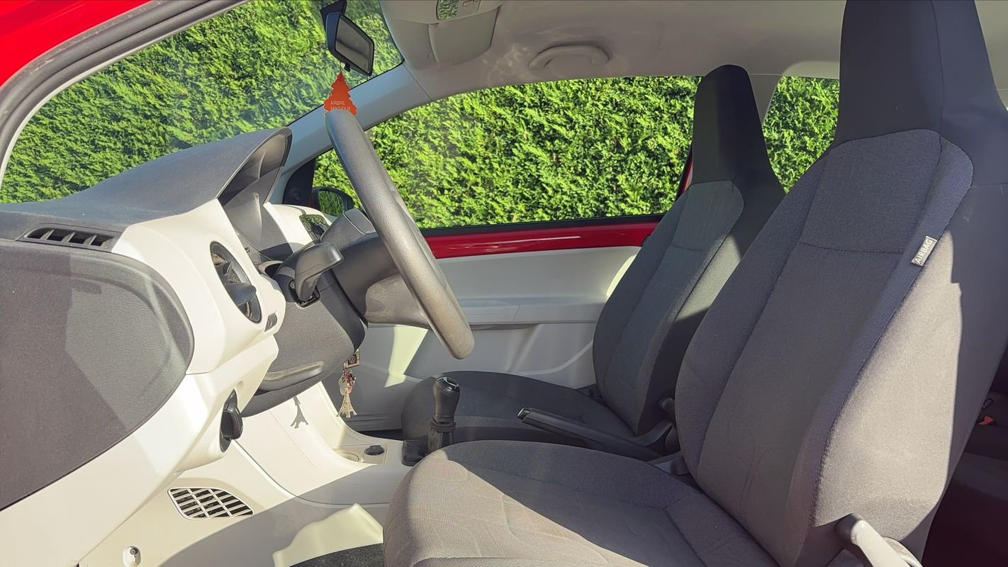 Volkswagen Up! - Photo 28