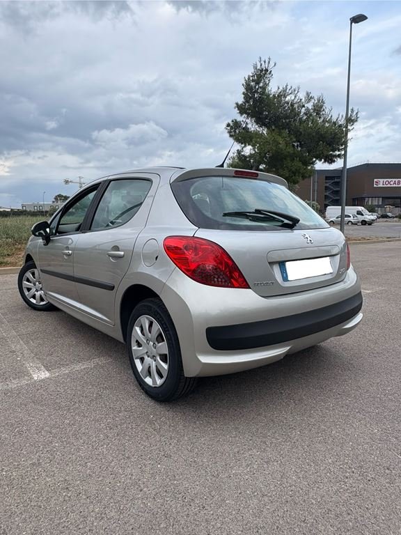 Peugeot 207 - Photo 8