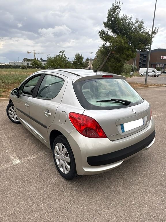 Peugeot 207 - Photo 9