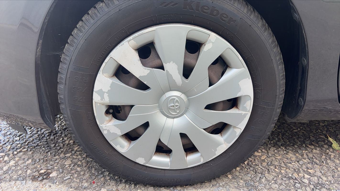 Toyota Yaris - Photo 18
