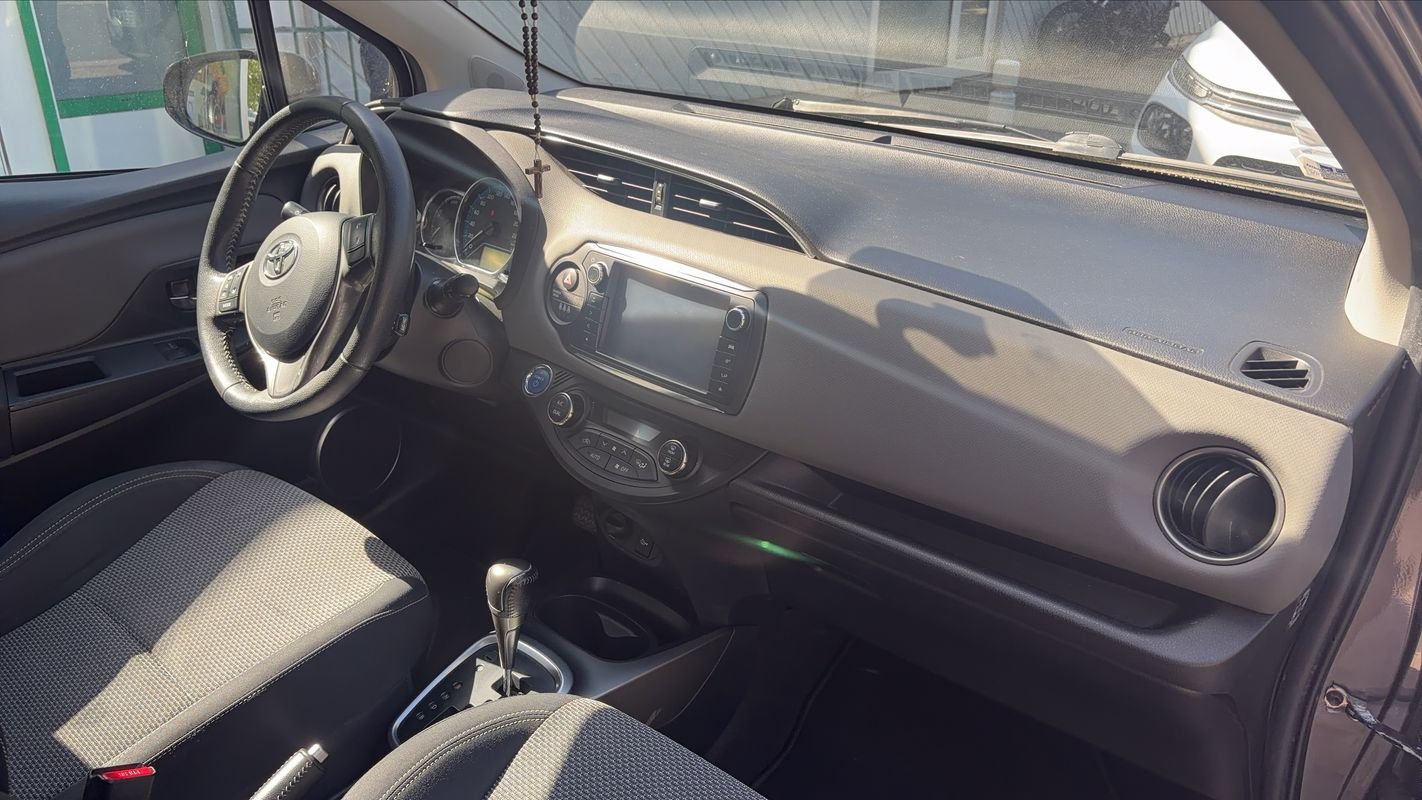 Toyota Yaris - Photo 10