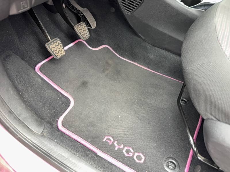 Toyota Aygo - Photo 19