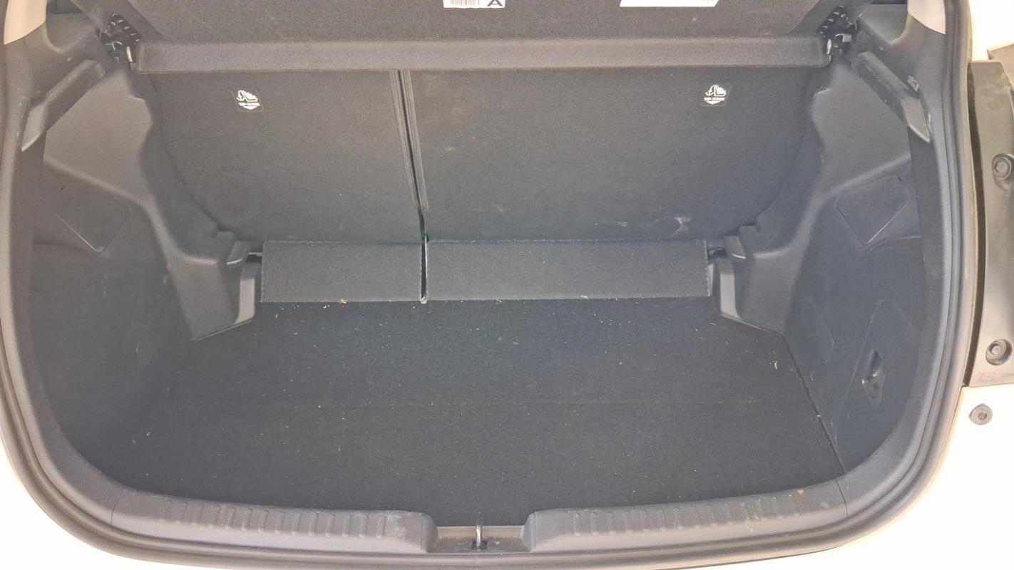Toyota Yaris - Photo 13