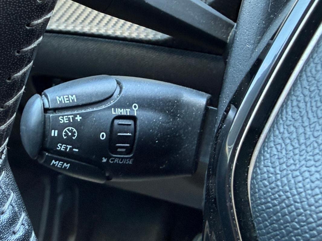 Peugeot 2008 - Photo 11