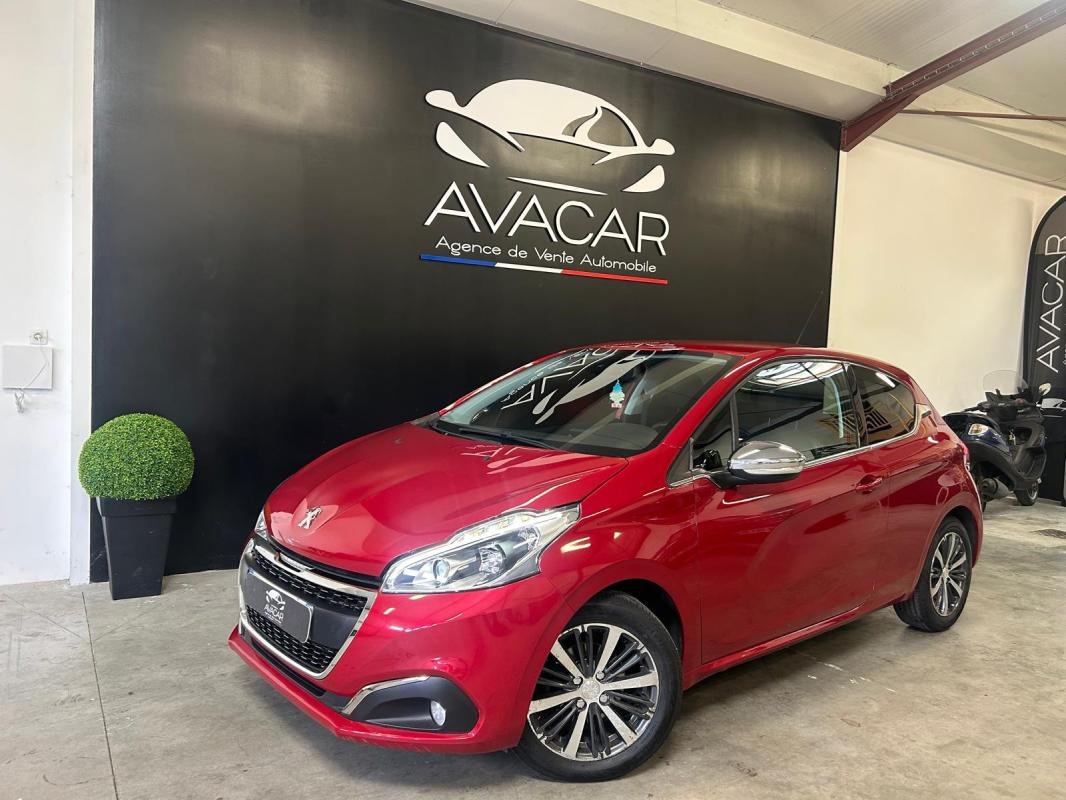 Peugeot 208 - Photo 1
