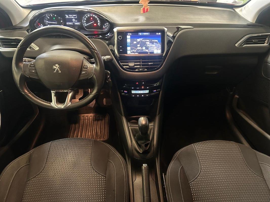 Peugeot 208 - Photo 12