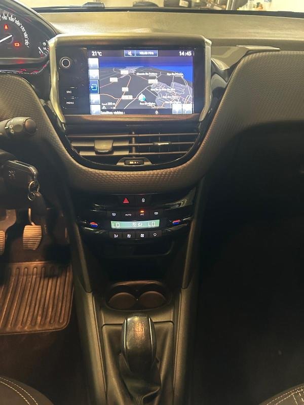 Peugeot 208 - Photo 17