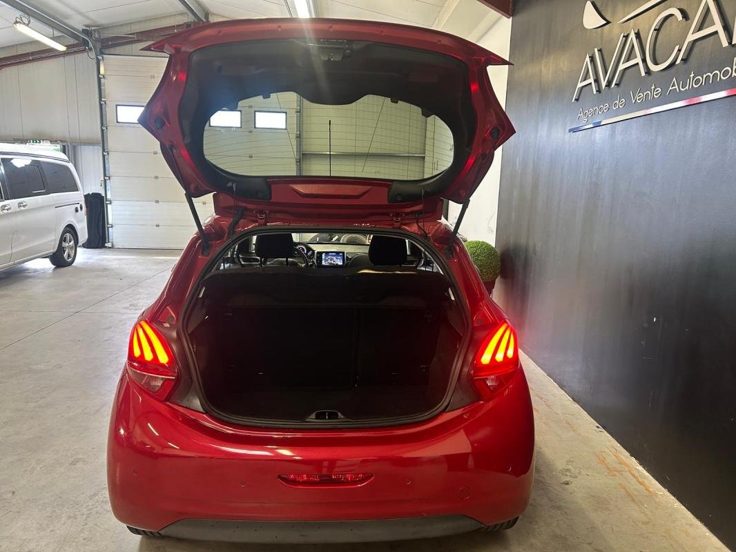Peugeot 208 - Photo 18