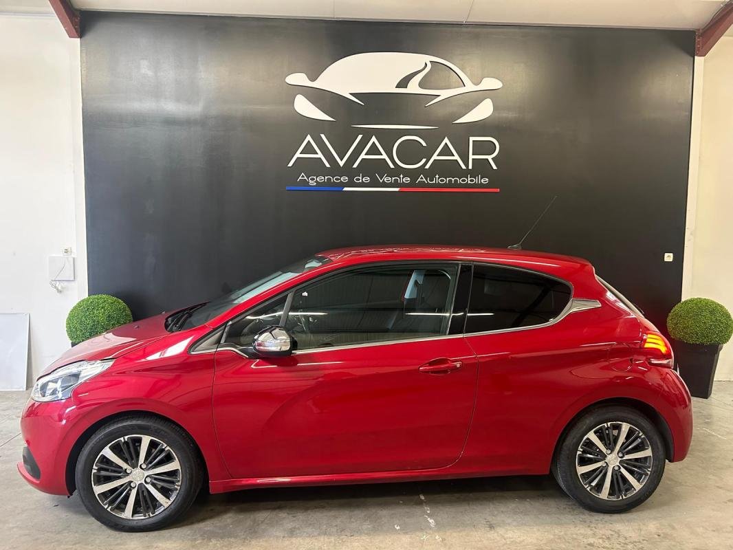 Peugeot 208 - Photo 2