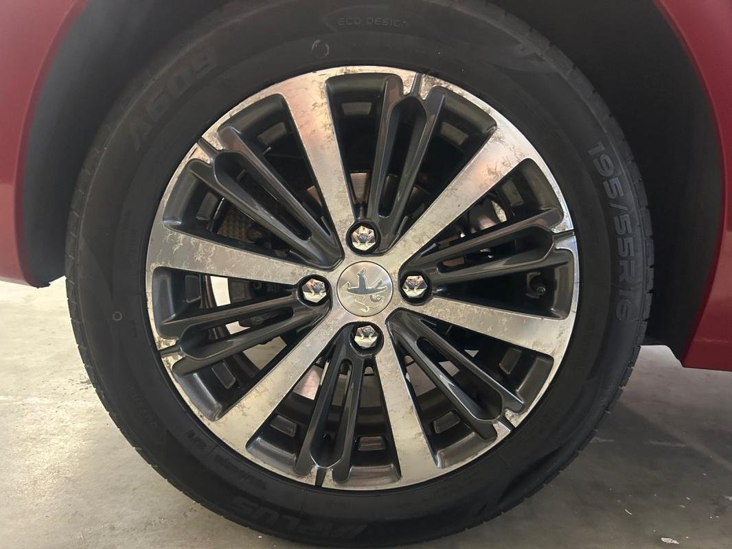 Peugeot 208 - Photo 21