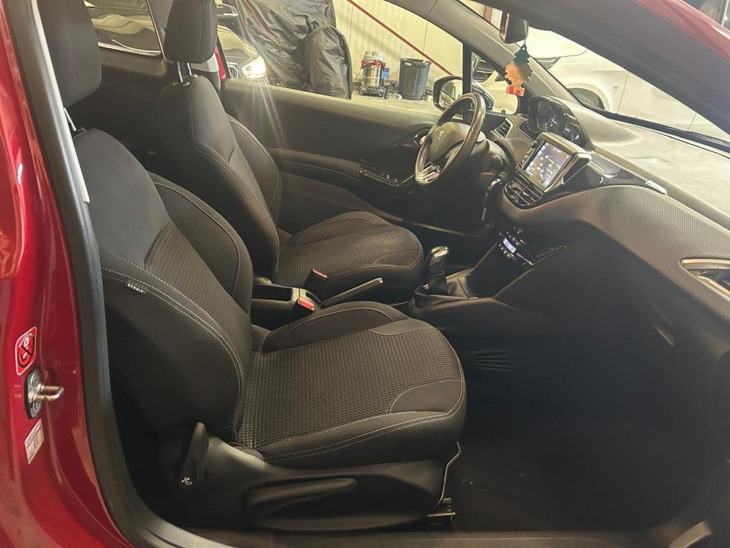 Peugeot 208 - Photo 10