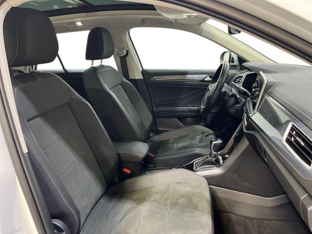Volkswagen T-Roc - Photo 13