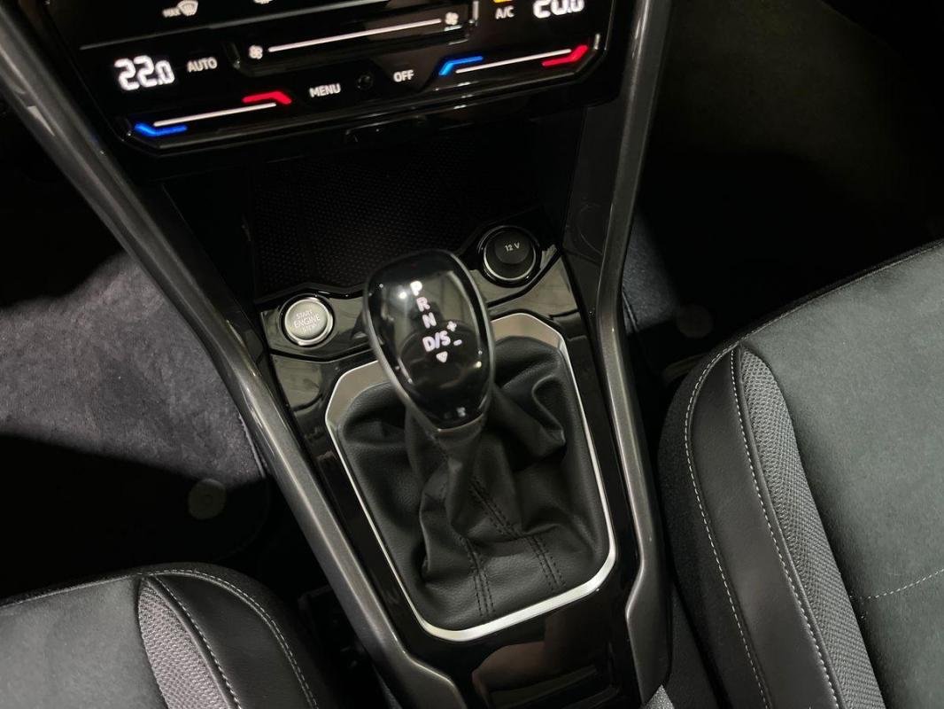 Volkswagen T-Roc - Photo 11