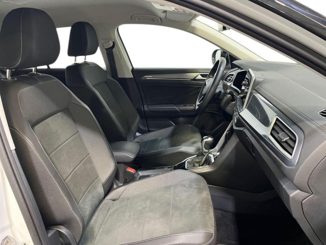 Volkswagen T-Roc - Photo 13