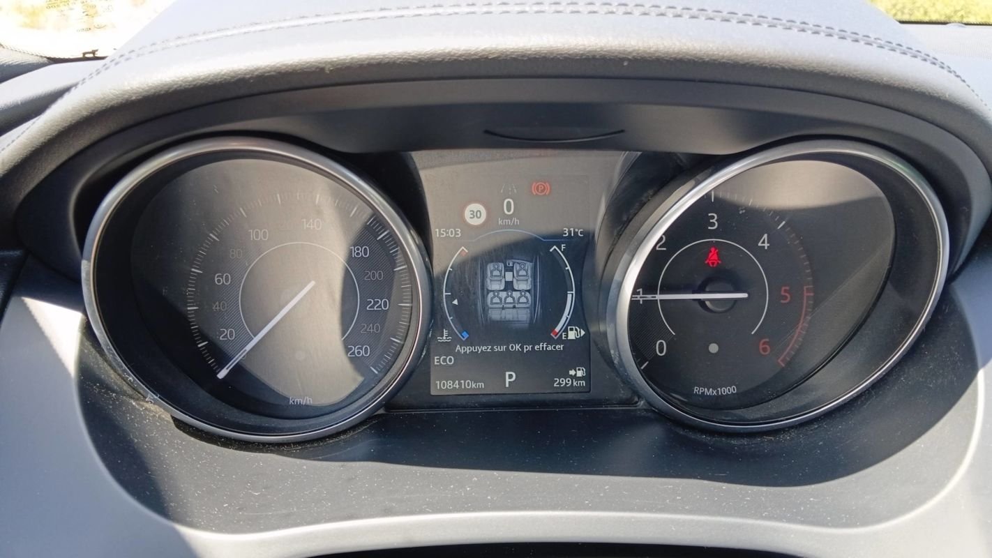 Jaguar E-PACE - Photo 12
