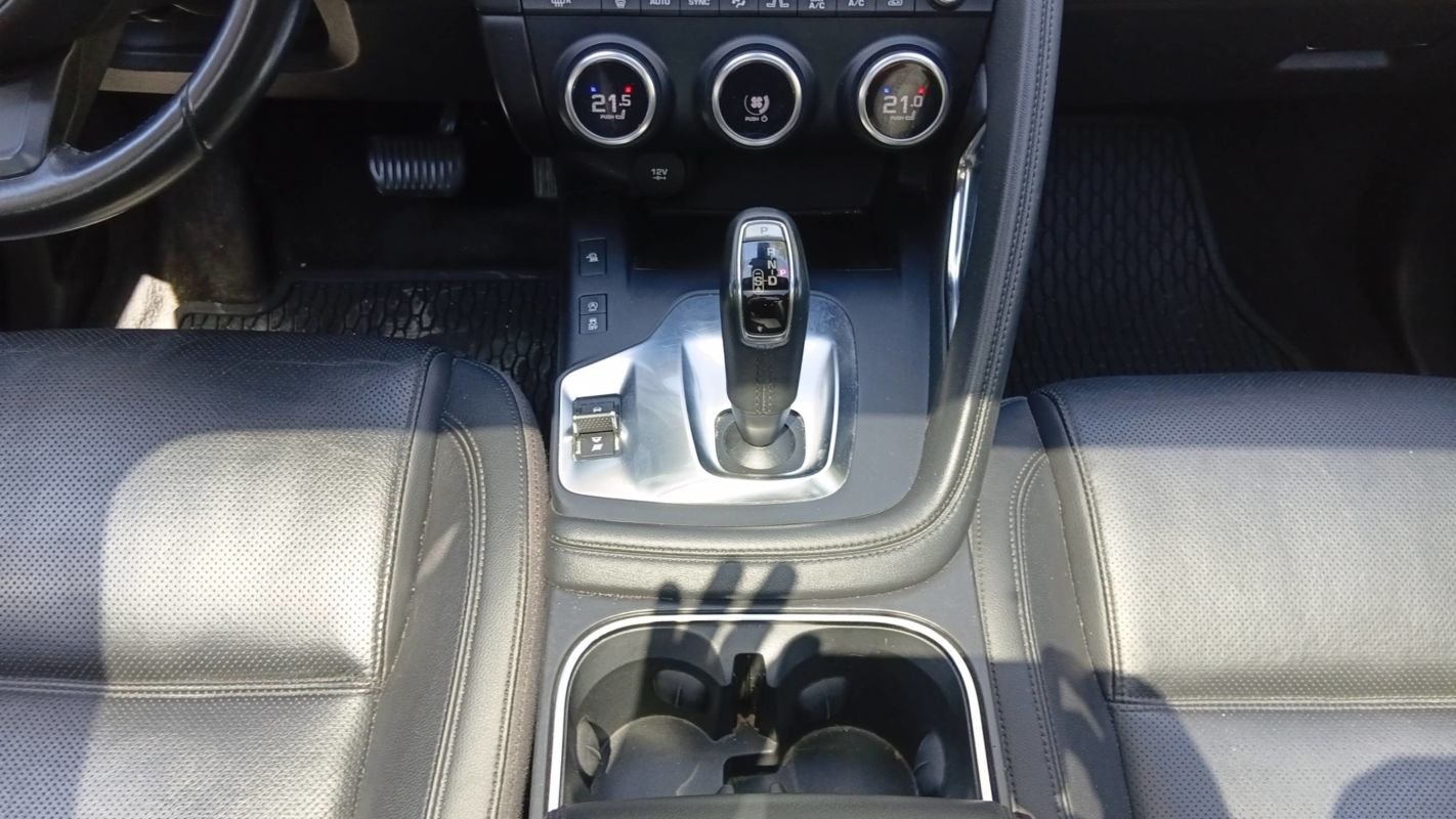 Jaguar E-PACE - Photo 13
