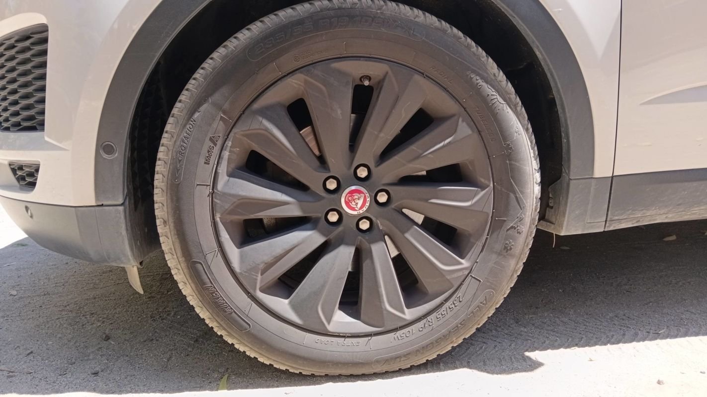 Jaguar E-PACE - Photo 18