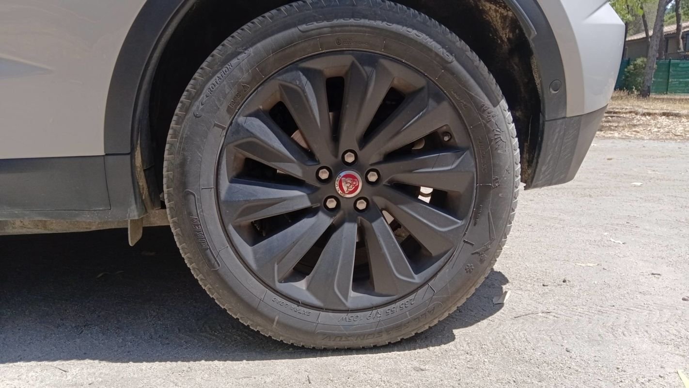 Jaguar E-PACE - Photo 19