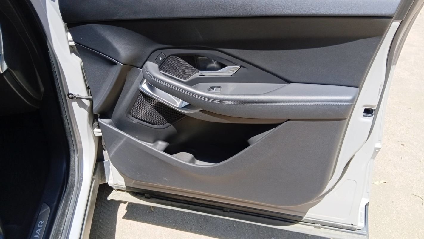 Jaguar E-PACE - Photo 24