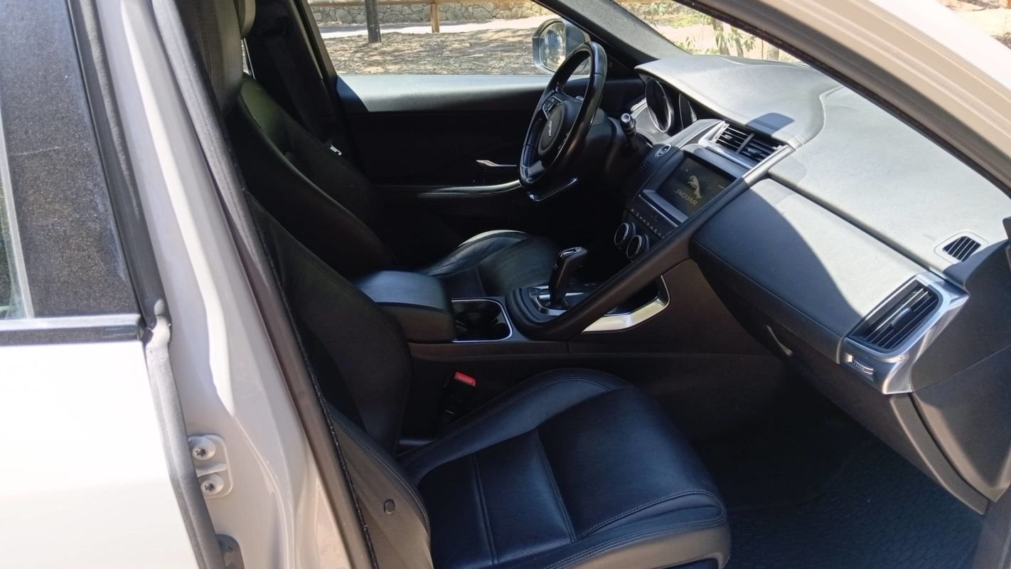 Jaguar E-PACE - Photo 27