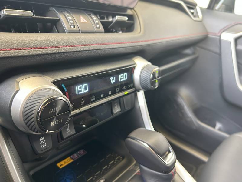 Toyota RAV4 - Photo 17