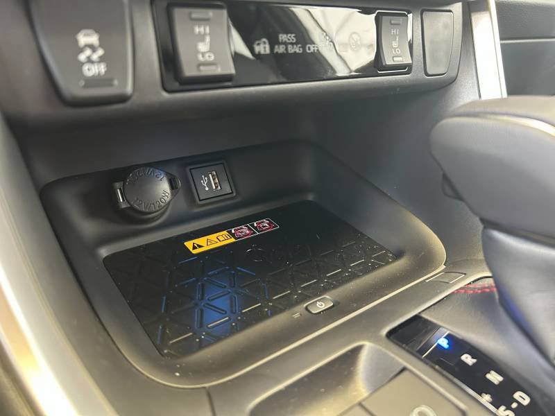 Toyota RAV4 - Photo 18