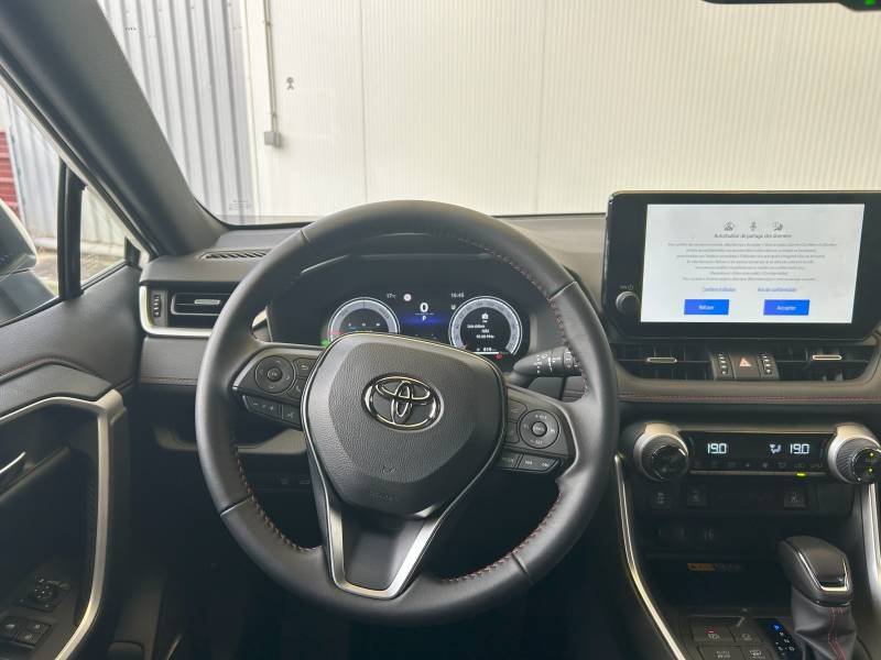 Toyota RAV4 - Photo 8