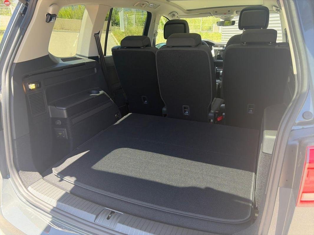 Volkswagen Touran - Photo 32