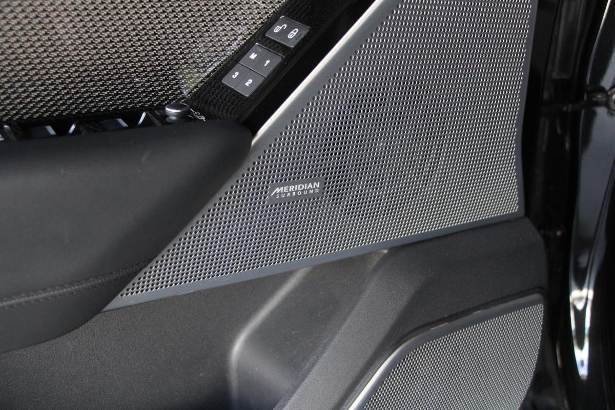 Land Rover Range Rover Velar - Photo 16