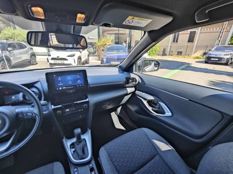 Toyota Yaris - Photo 11