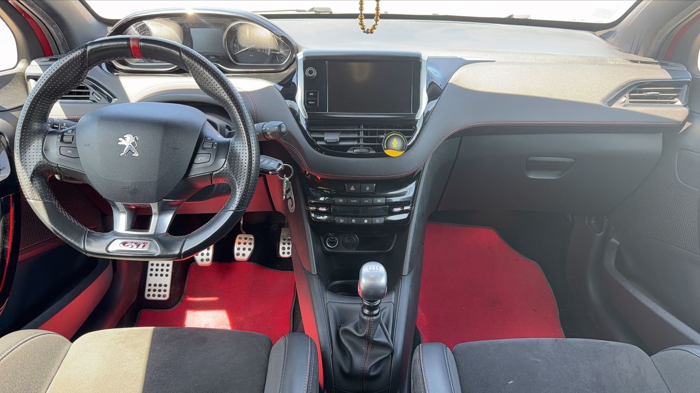Peugeot 208 - Photo 11