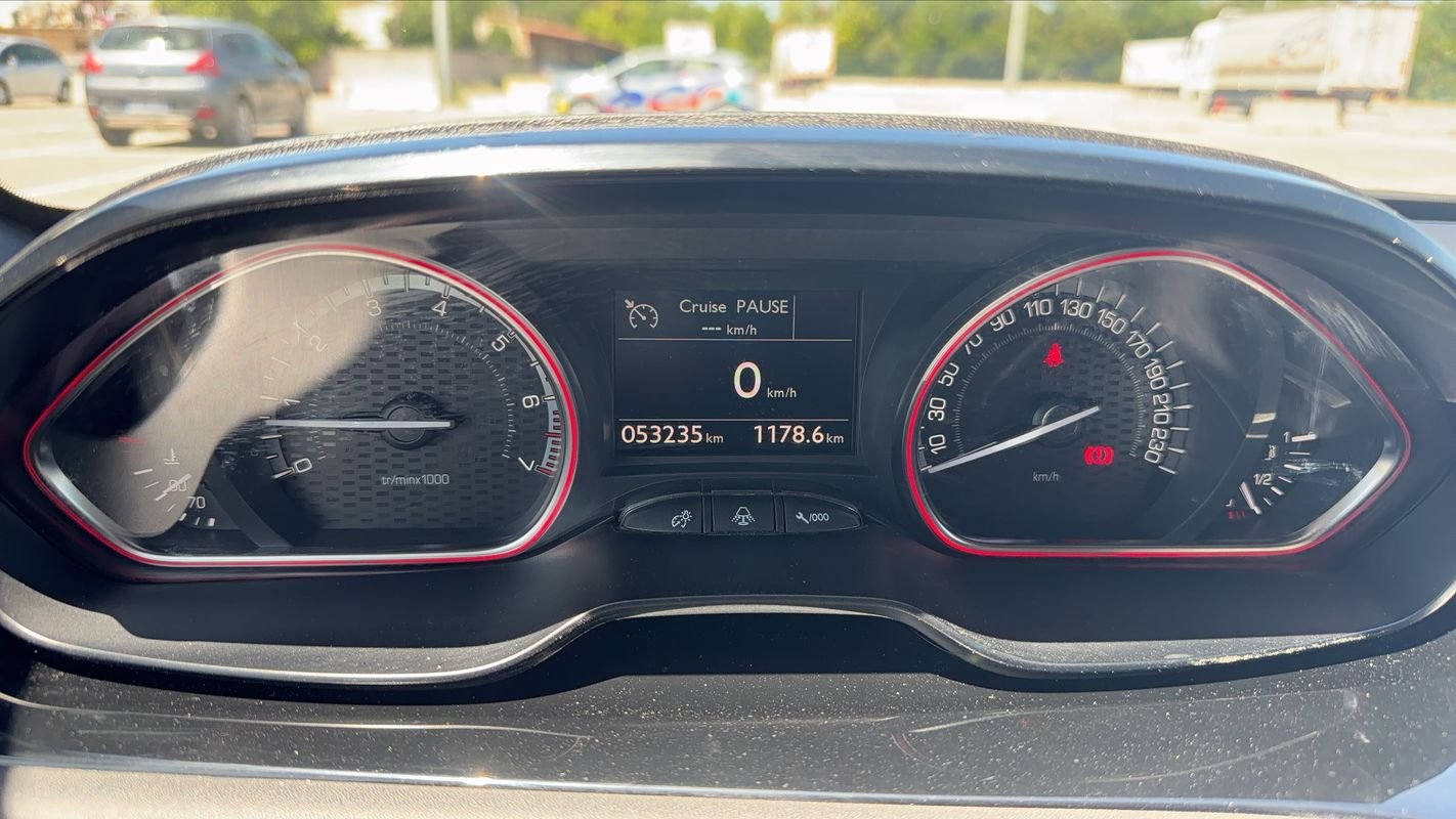 Peugeot 208 - Photo 12