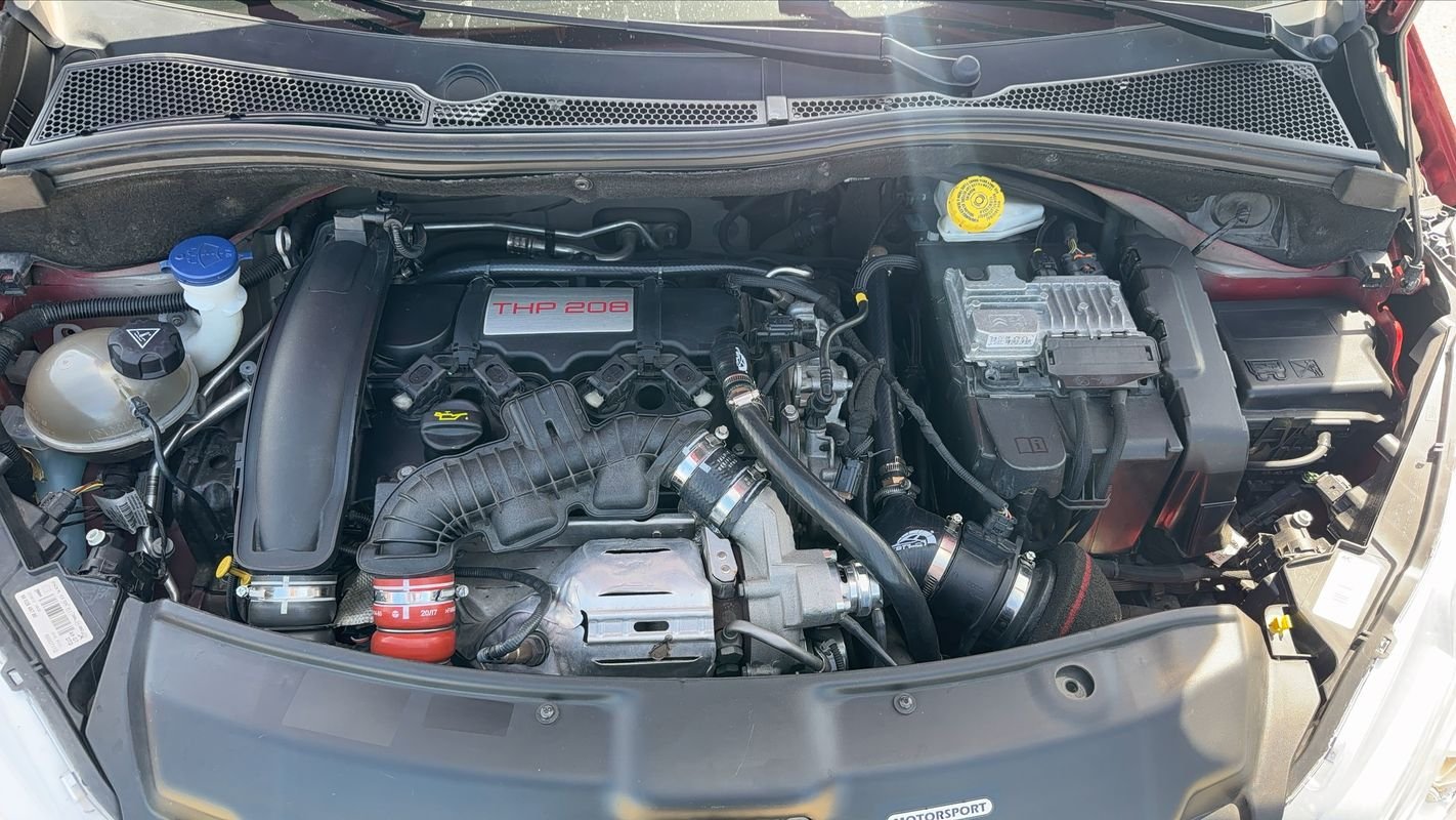 Peugeot 208 - Photo 15