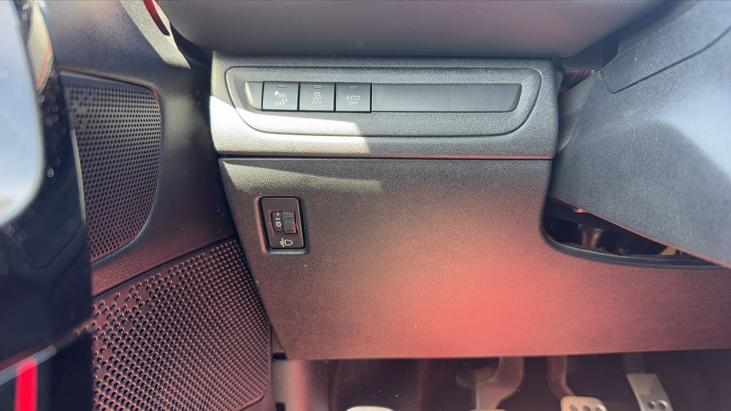 Peugeot 208 - Photo 26