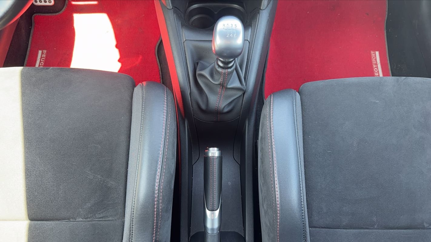 Peugeot 208 - Photo 27