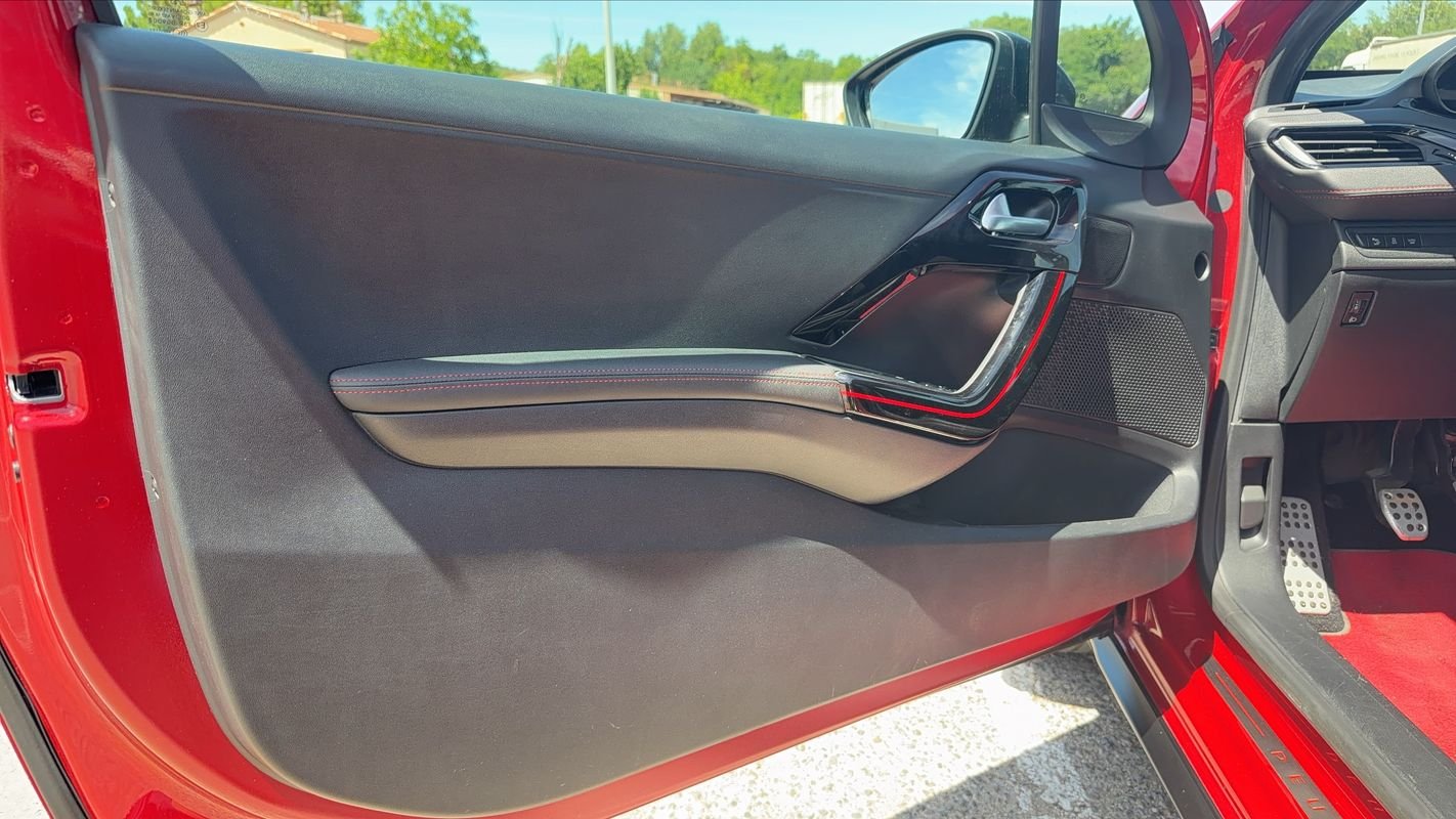 Peugeot 208 - Photo 7