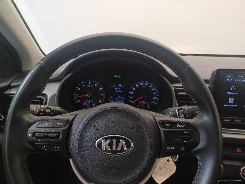 Kia Rio - Photo 22
