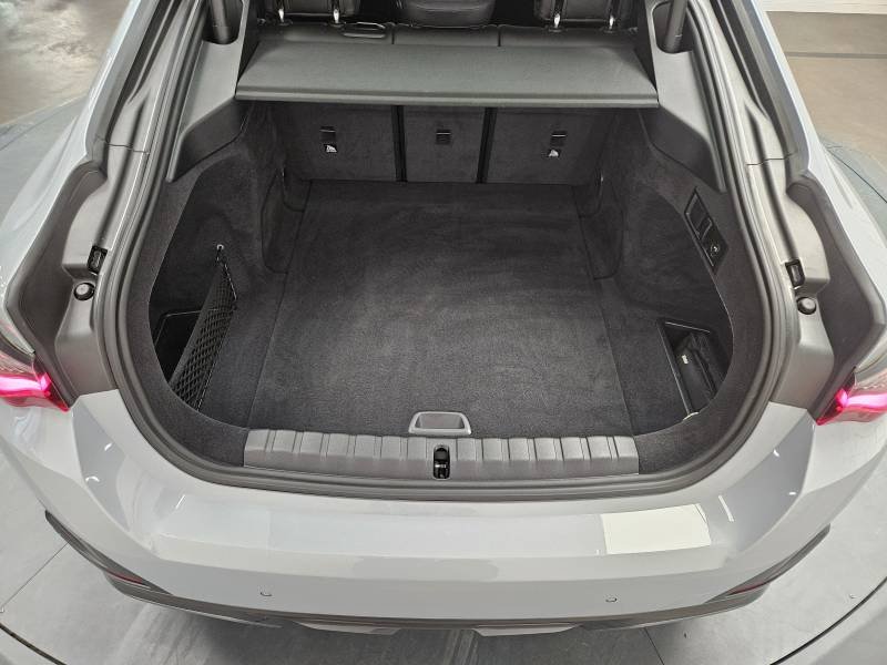 BMW i4 - Photo 12